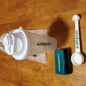 Herbalife shaker bottle